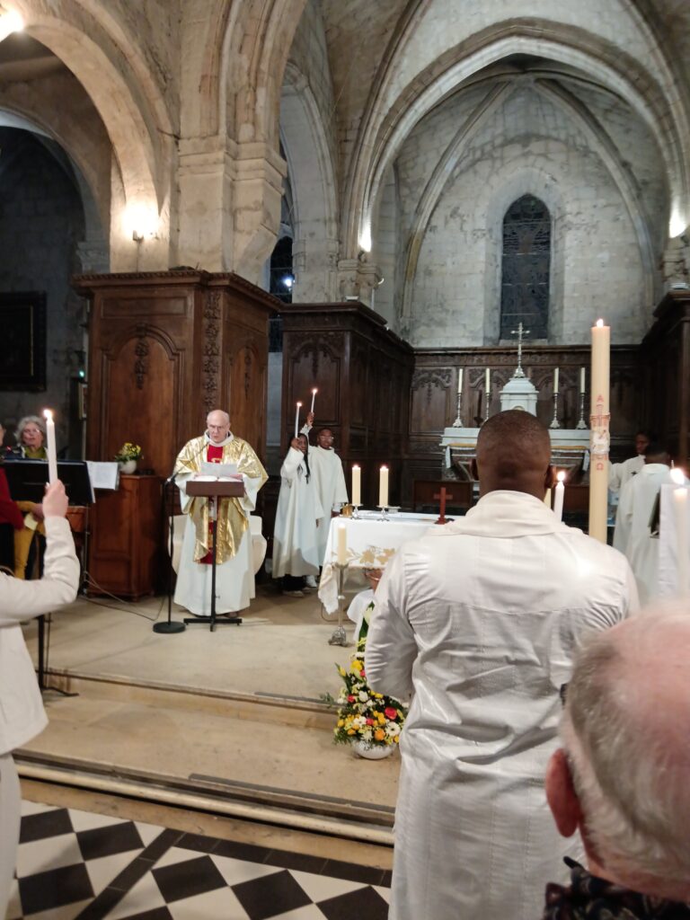 Veillée pascale à la Paroisse Saint Nicolas du Pays de Retz Samedi 4 avril 2026 – Maison du Parc puis Église Saint Nicolas img 20260404 220613