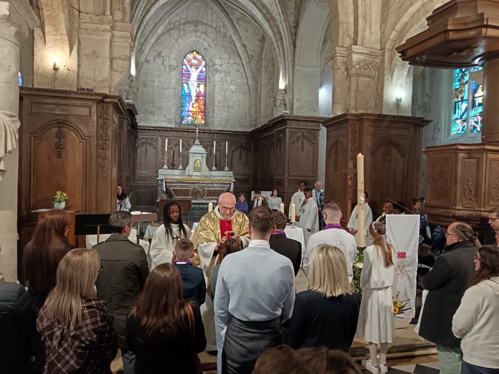 Dimanche de Pâques – Baptêmes et Premières Communions à la Paroisse Saint Nicolas du Pays de Retz img 20260405 111115
