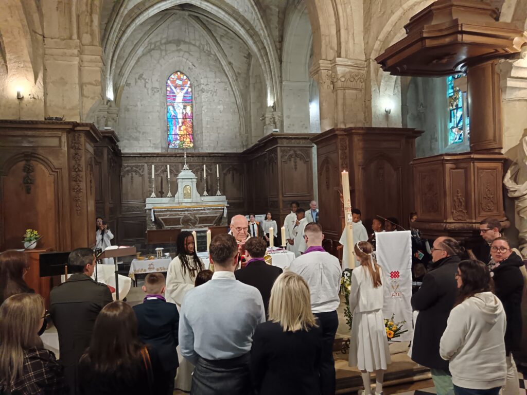 Dimanche de Pâques – Baptêmes et Premières Communions à la Paroisse Saint Nicolas du Pays de Retz img 20260405 111120