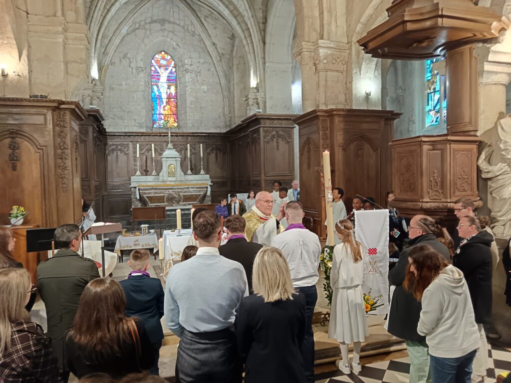 Dimanche de Pâques – Baptêmes et Premières Communions à la Paroisse Saint Nicolas du Pays de Retz img 20260405 111125