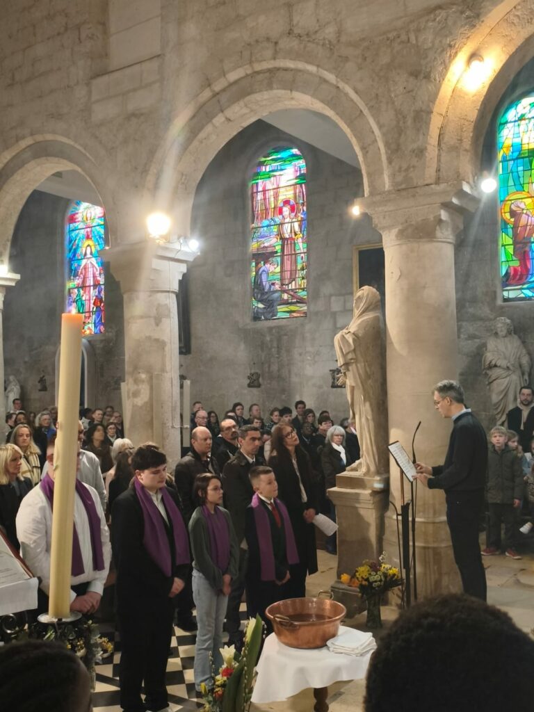 Dimanche de Pâques – Baptêmes et Premières Communions à la Paroisse Saint Nicolas du Pays de Retz whatsapp image 2026 04 05 at 12.20.46 (1)