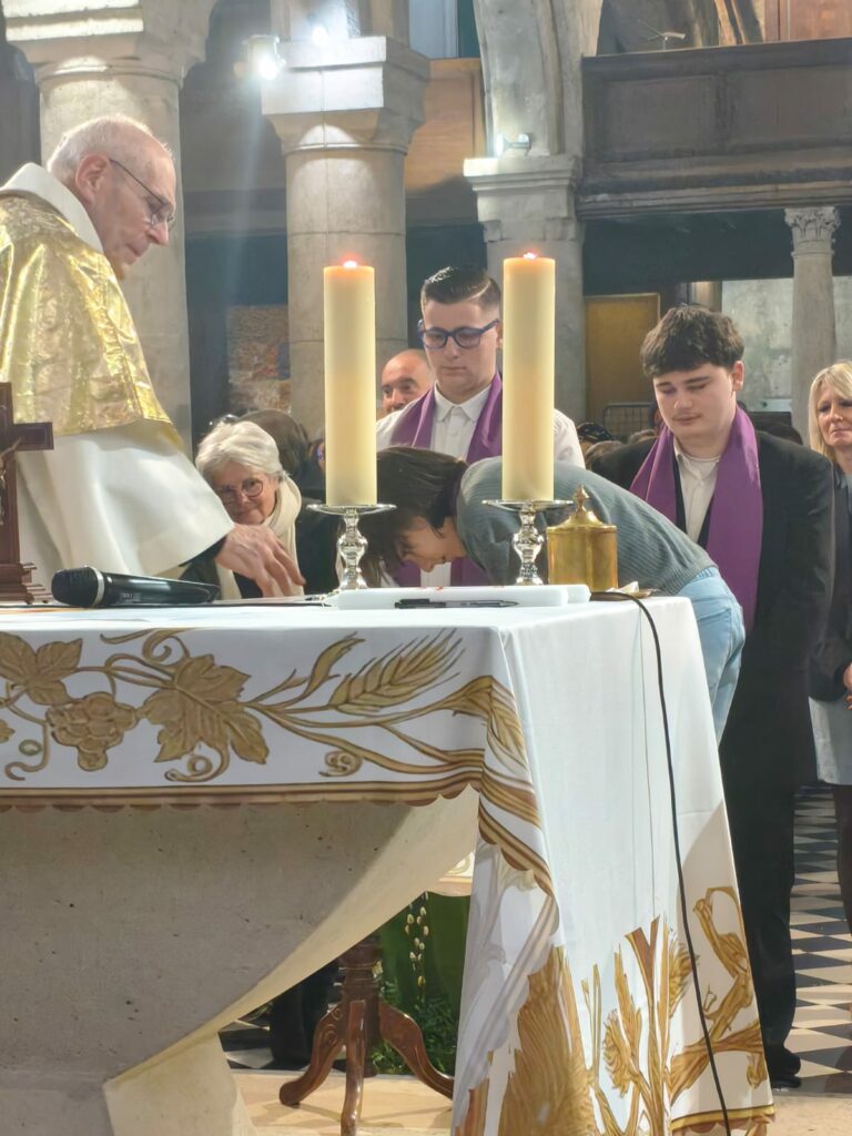 Dimanche de Pâques – Baptêmes et Premières Communions à la Paroisse Saint Nicolas du Pays de Retz whatsapp image 2026 04 05 at 12.20.46 (3)