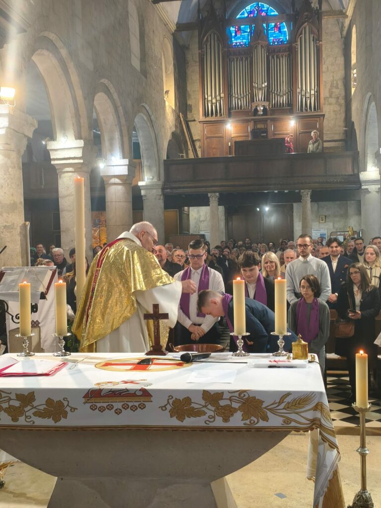 Dimanche de Pâques – Baptêmes et Premières Communions à la Paroisse Saint Nicolas du Pays de Retz whatsapp image 2026 04 05 at 12.20.46 (4)